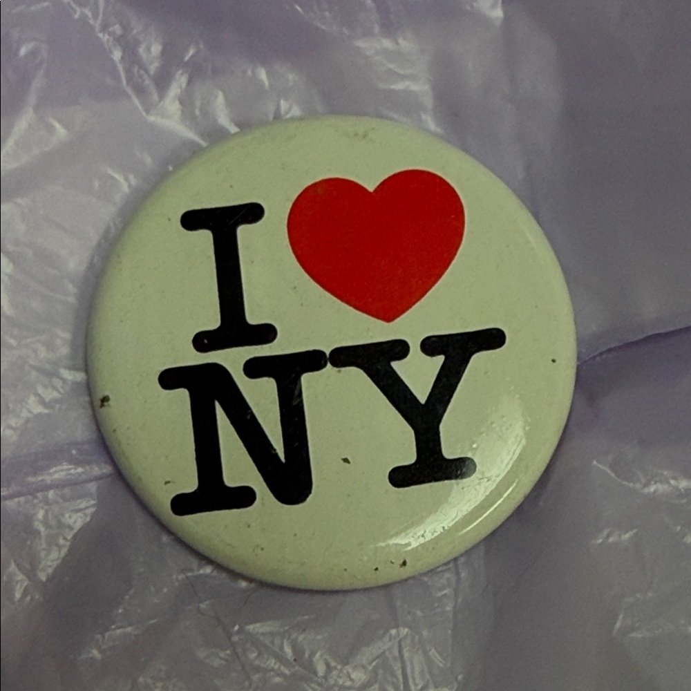 I Love NY Button Pin - Picture 6 of 6